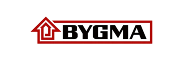 Billedet viser et træhus, der er opført af Nordtræ Entreprise ApS, specialiseret i kvalitets træarbe.